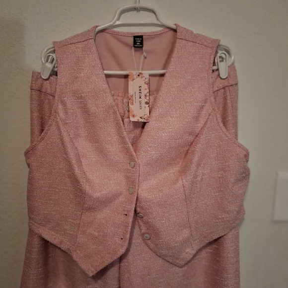 Gorgeous Shein Curve 2X Pink Faux Tweed 2-Piece Wide Leg Suit - Picture 4 of 8